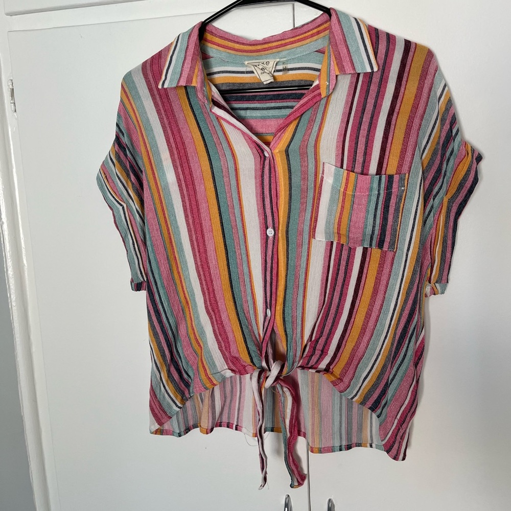 Style Rack, multi color shirt, size large